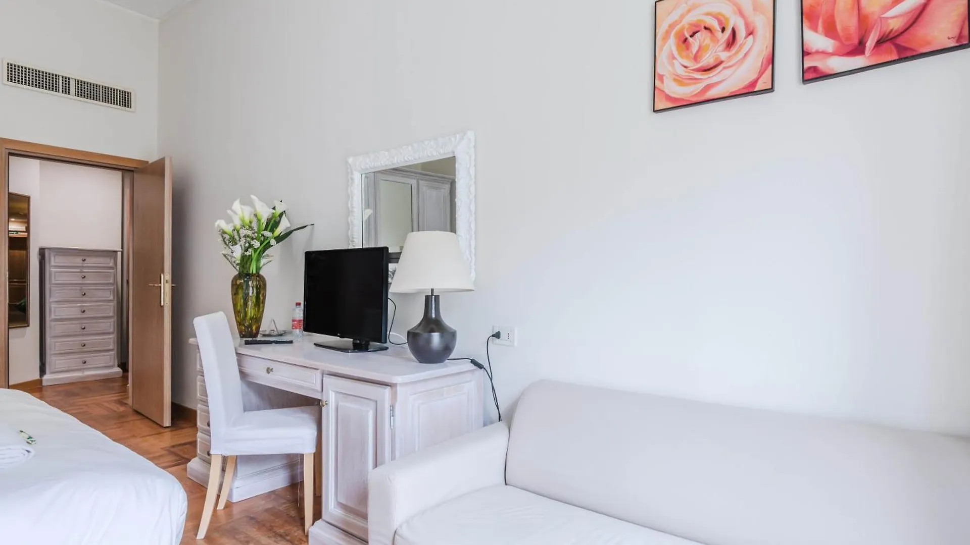 Hotiday Room Collection - Mediterranee Alassio 4*,